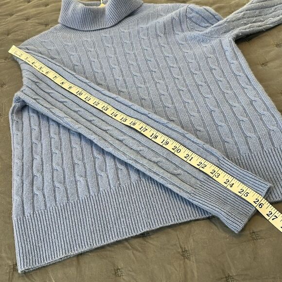 Vineyard Vines Lt. Blue Cowl Turtleneck Neck Cashmere Cable Knit Sweater Medium - Picture 8 of 8